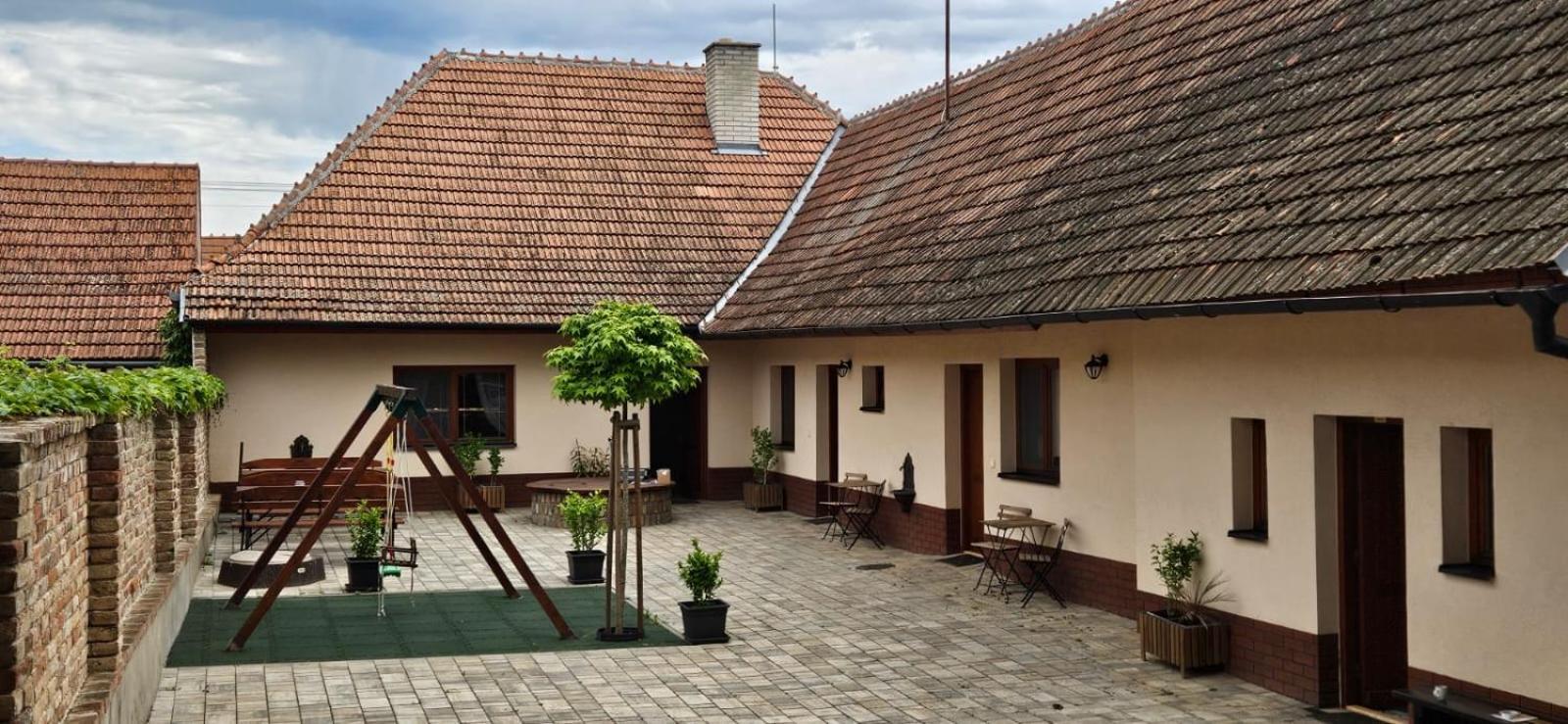 Apartmany Pulgary Bulhary Exterior photo